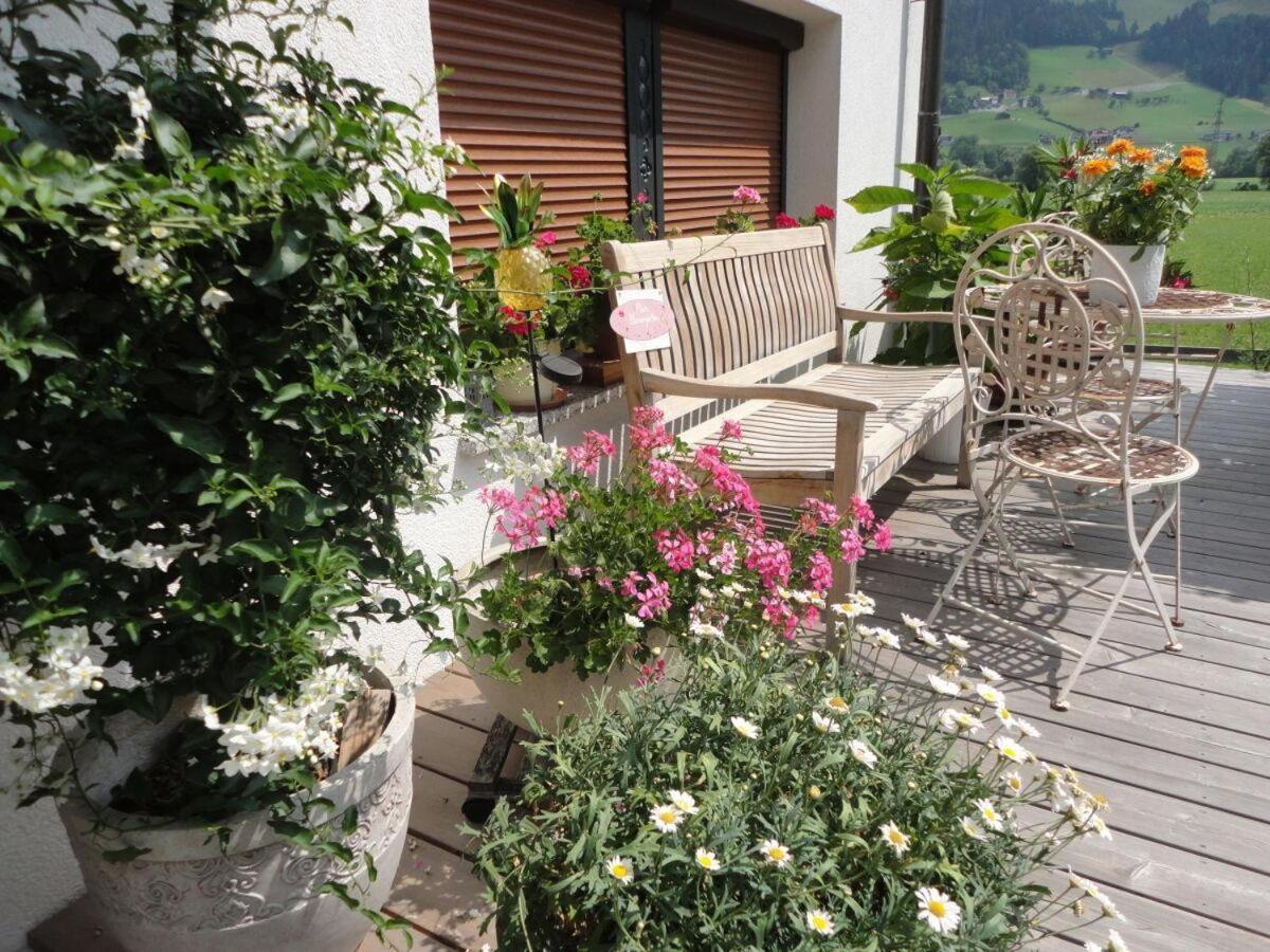 Apartment Bei Anna Schlitters Buitenkant foto